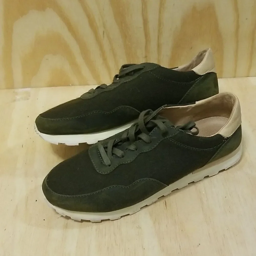 Men's Casual Lace-Up Sneakers in Olive Green